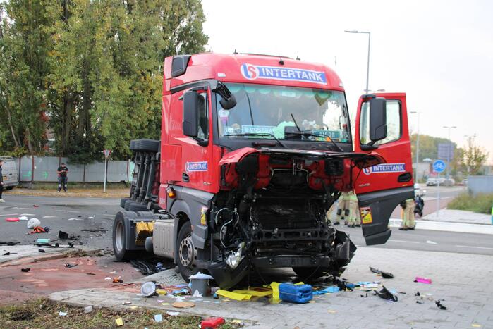 Grote brandweerinzet door ongeval tussen vrachtwagen en tankwagen