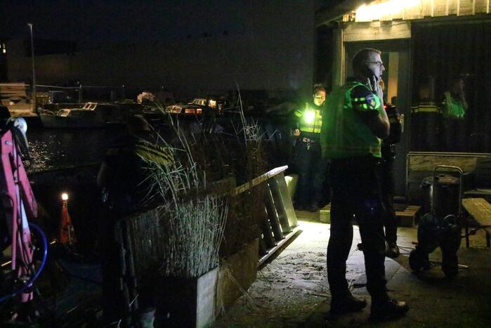 Bewoner van woonboot gewond door explosie