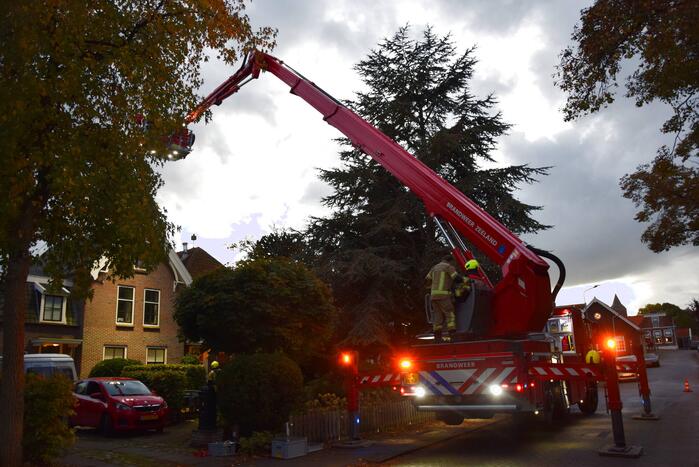 Straat afgsloten vanwege schoorsteenbrand
