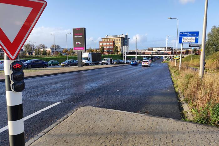 Twee auto's betrokken bij kop-staart botsing