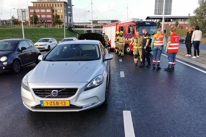 Twee auto's betrokken bij kop-staart botsing