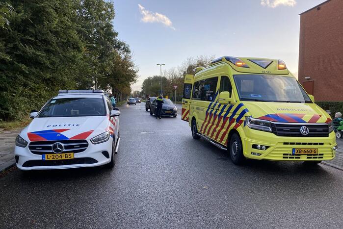 Scooterrijder loopt hoofdwond op bij botsing met auto