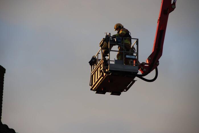 Veel rookontwikkeling bij grote brand in woning