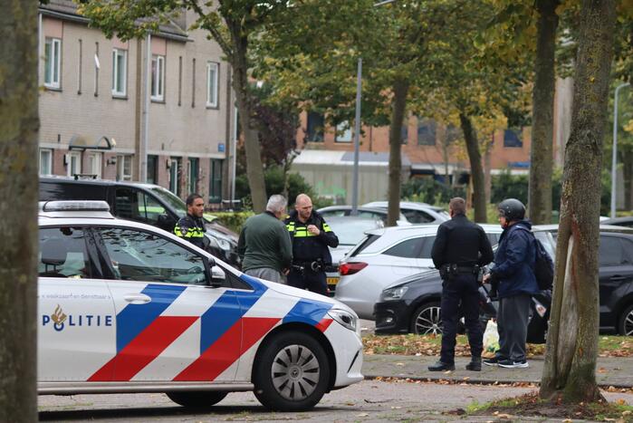 Automobilist rijdt achteruit en botst op brommer