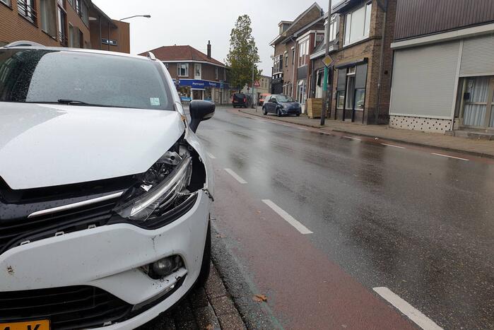 Schade bij ongeval tussen twee auto's