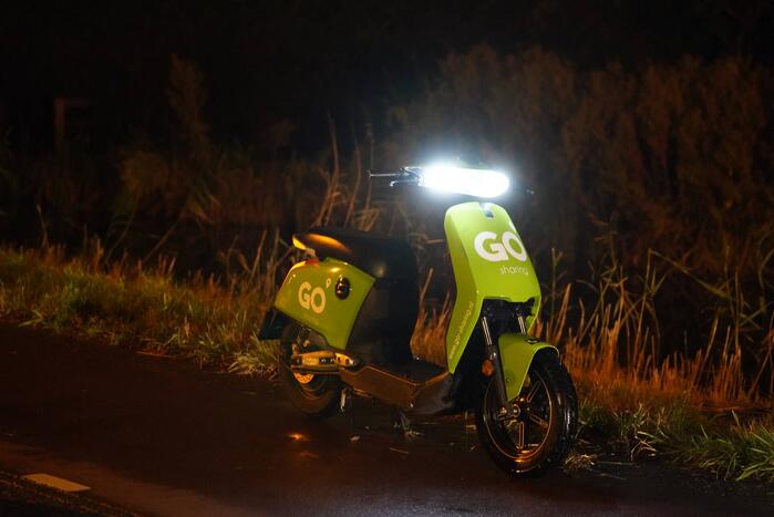Scooter aangetroffen bij waterkant