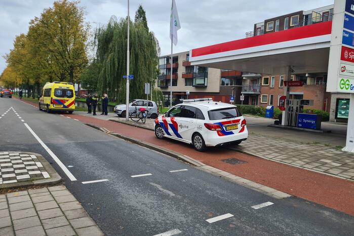 Fietsster gewond bij botsing met auto
