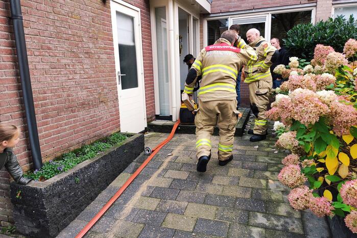 Kapotte hoofdleiding zorgt voor wateroverlast in woning