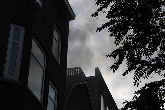 Hevige rookontwikkeling door brand in woning
