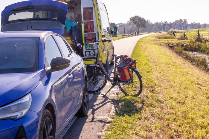Man belandt met fiets in sloot