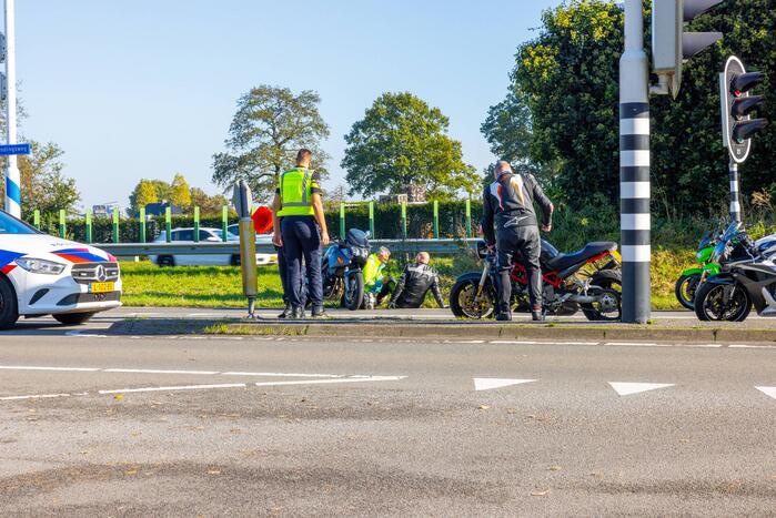 Twee motorrijders gewond bij ongeval