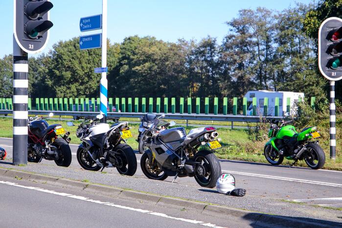 Twee motorrijders gewond bij ongeval