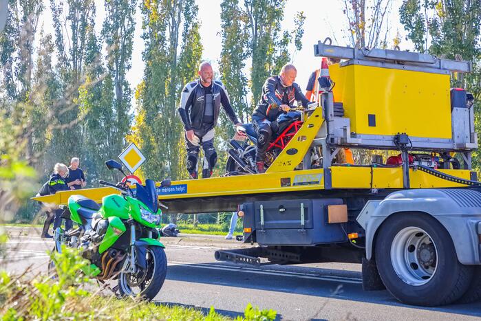Twee motorrijders gewond bij ongeval
