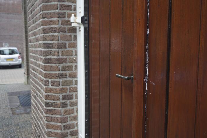 Deur gereformeerde kerk Noorderkerk dichtgekit