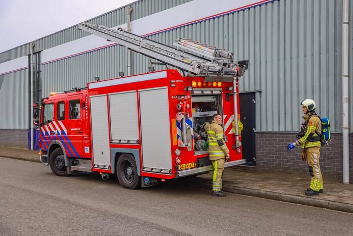 Onderzoek naar vreemde lucht bij autogarage