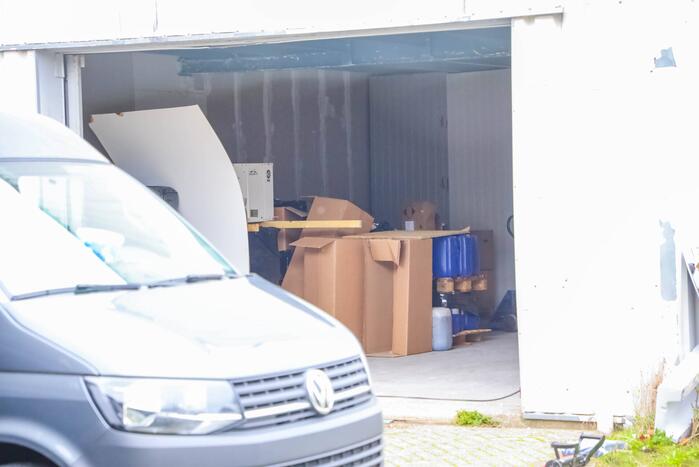 Onderzoek naar vreemde lucht bij autogarage