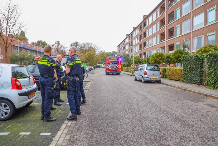 Veel brandweer aanwezig bij woning vol rook