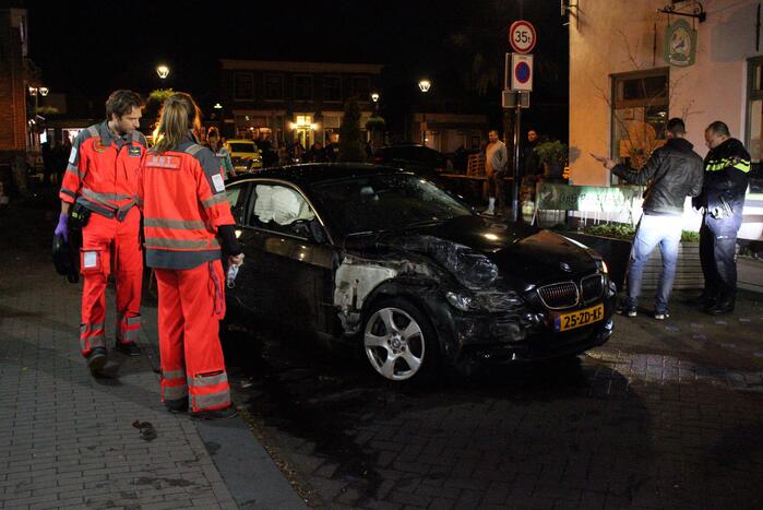 Voetganger zwaargewond nadat auto uit de bocht vliegt