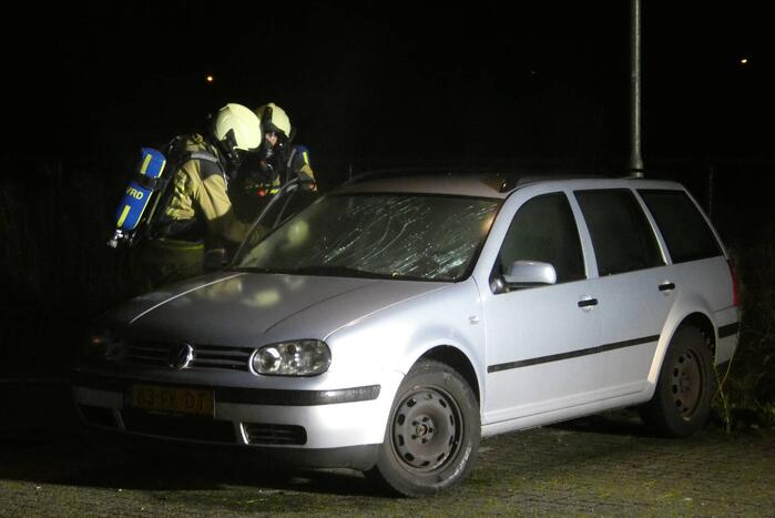 Auto in brand op carpoolplaats