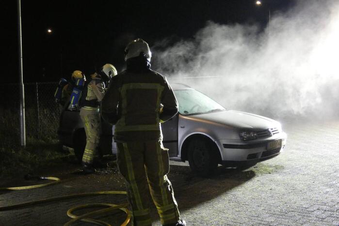 Auto in brand op carpoolplaats