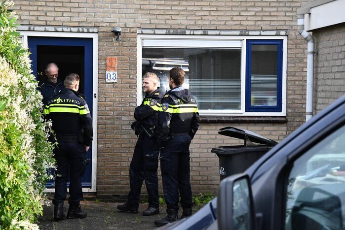 Voordeur woning geforceerd bij waterlekkage