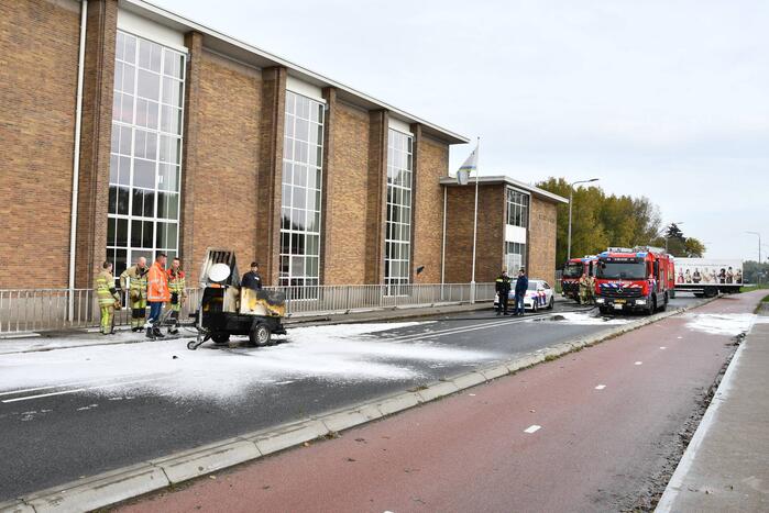 Brand in generator op aanhanger tijdens het rijden