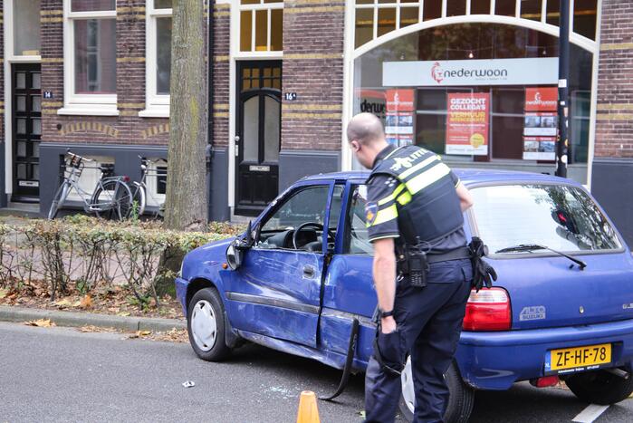 Stadsbus botst op auto