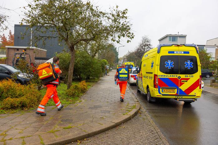 Man zwaargewond aangetroffen op straat