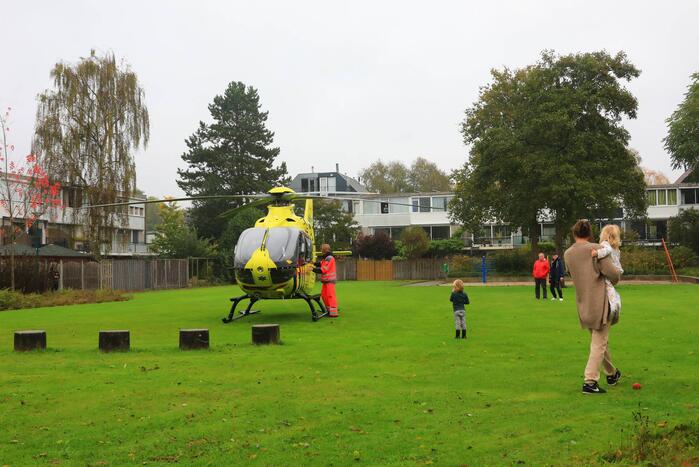 Man zwaargewond aangetroffen op straat
