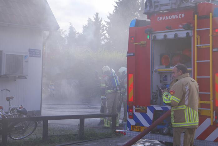 Grote brand in cafe met bovenwoning