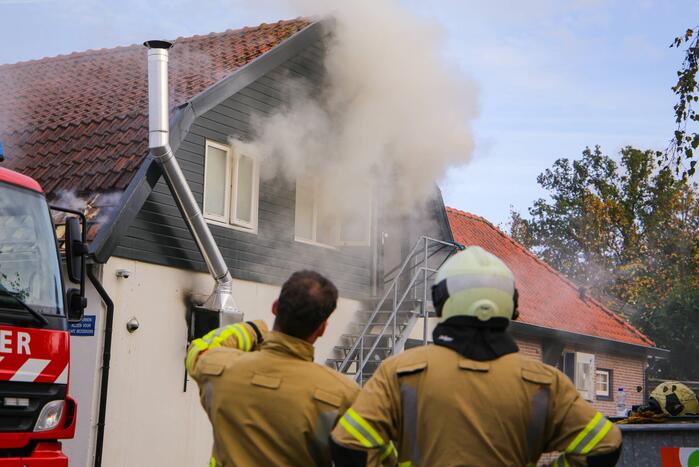 Grote brand in cafe met bovenwoning