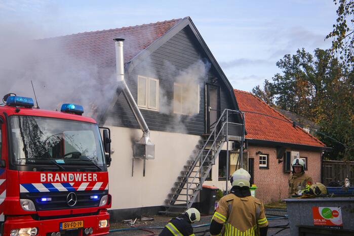Grote brand in cafe met bovenwoning