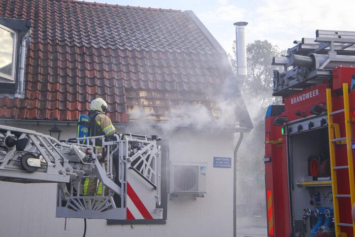 Grote brand in cafe met bovenwoning