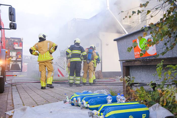 Grote brand in cafe met bovenwoning