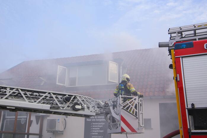 Grote brand in cafe met bovenwoning
