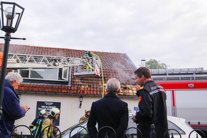Grote brand in cafe met bovenwoning