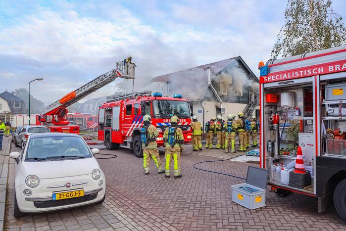 Grote brand in cafe met bovenwoning