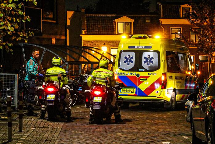 Veel politie aanwezig bij inval in woning