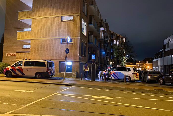 Veel politie aanwezig bij inval in woning