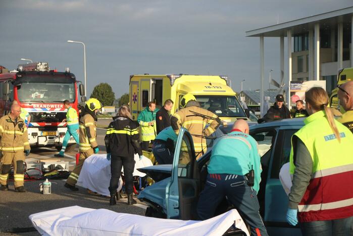 Ravage na botsing tussen meerdere voertuigen