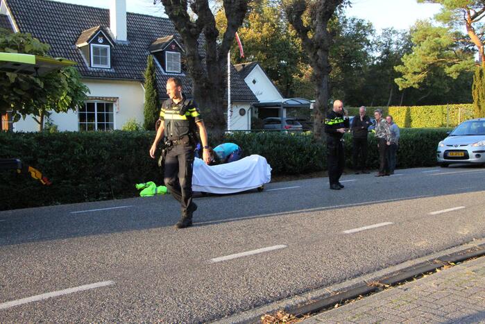 Fietsster gewond bij aanrijding met auto