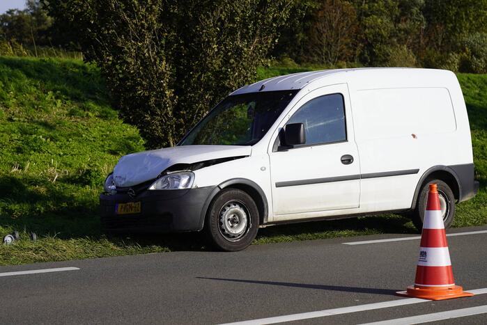 Schade bij aanrijding tussen meerdere voertuigen