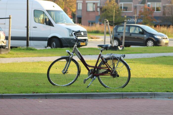 Fietsster in botsing met personenauto