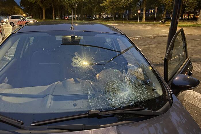 Personenauto in botsing met voetganger