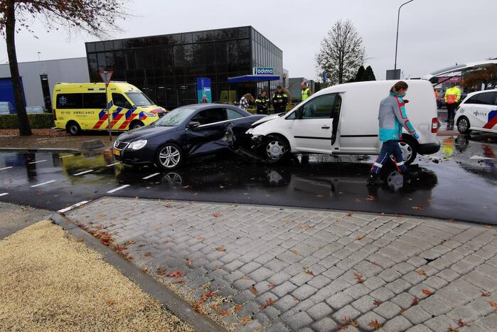 Fikse schade tussen bestelbus en auto