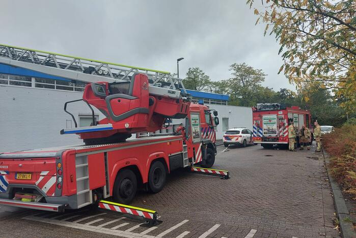 Zwembad ontruimd wegens vreemde lucht