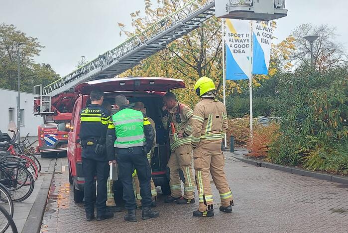 Zwembad ontruimd wegens vreemde lucht