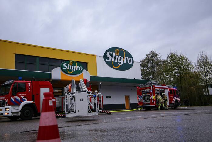 Grote brand in machinekamer Sligro