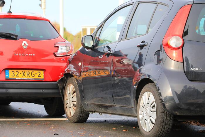 Kop-staart botsing voor stoplicht