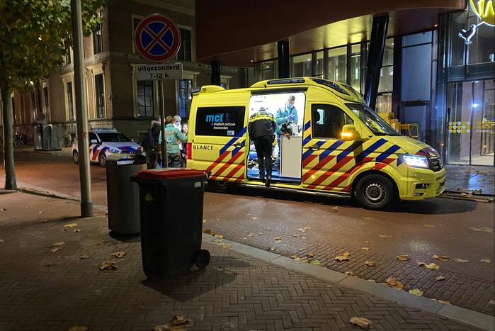 Jongeman mishandeld nadat vriendin wordt lastiggevallen